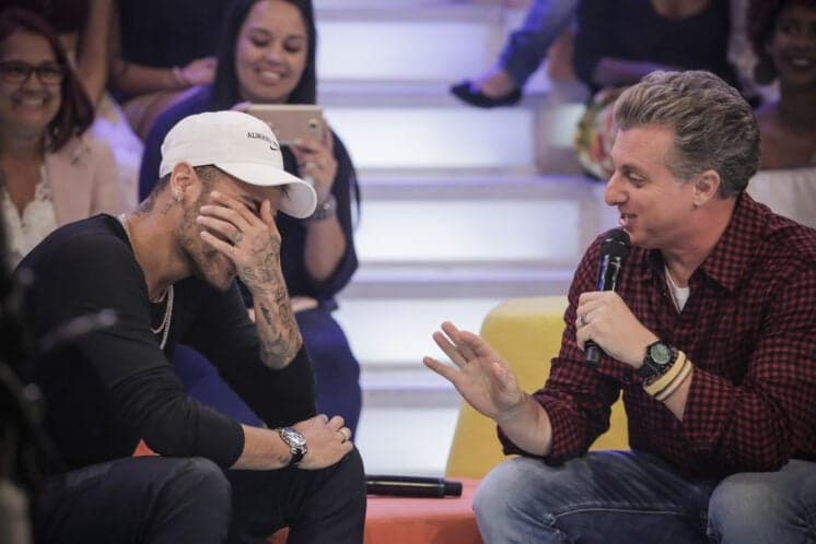 Neymar se emociona no Caldeirão do Huck e chora ao mostrar casa que morou no passado para Bruna Marquezine