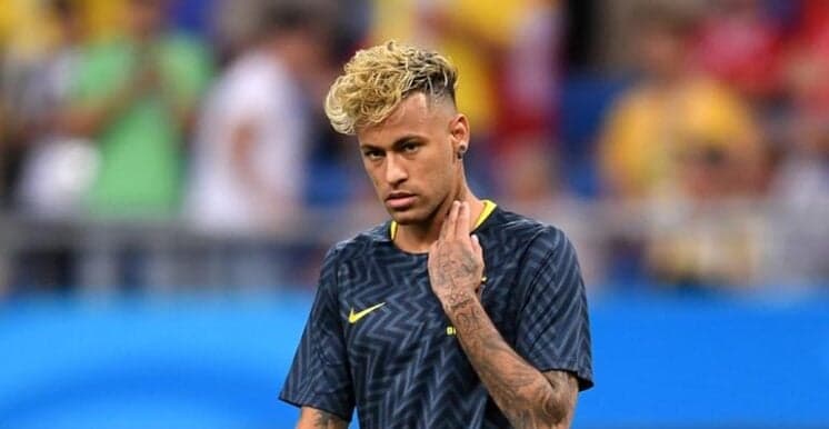 Cabeleireiro de Neymar é detonado, se irrita e bloqueia comentários em rede social