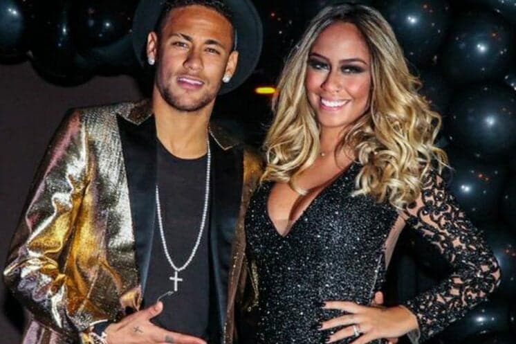 Rafaella Santos, irmã de Neymar, se machuca na Rússia e posta foto com o braço imobilizado