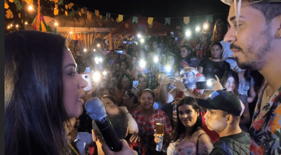 Simone comparece no aniversário de Carlinhos Maia e emociona ao fazer show para moradores da vila onde ele mora