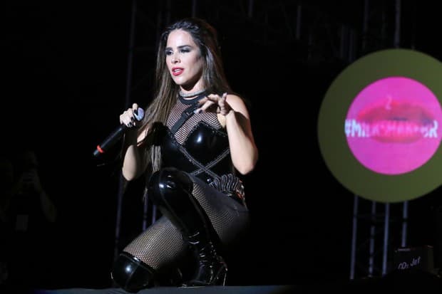 Wanessa Camargo se apresenta em evento LGBT e leva público ao delírio