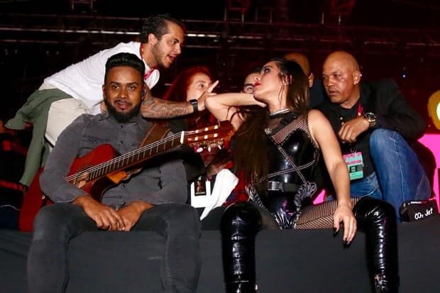 Wanessa é expulsa de palco em evento, se recusa a sair e é ovacionada; vídeo
