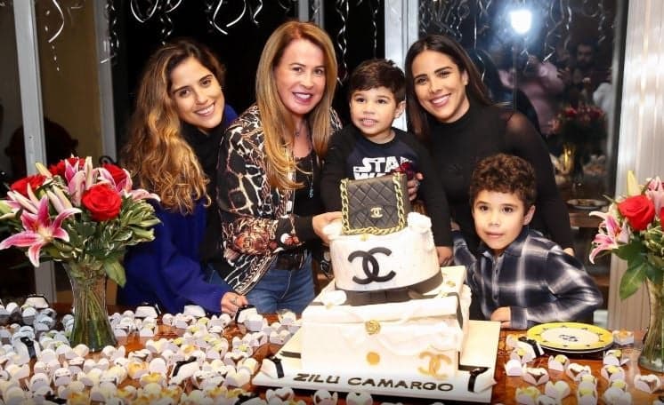 Comemorando a chegada dos 60 anos, Zilu Godoi ganha festa surpresa de aniversário dos filhos