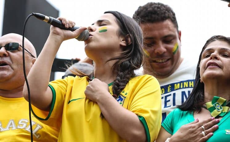 Wanessa Camargo abre o jogo, revela que não emite opiniões políticas e se declara perua