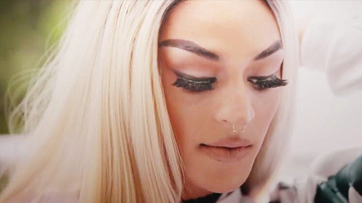 Modelo internacional, Khloé Kardashian, é confundida com o cantor Pabllo Vittar, fãs se assustam e disparam: "Sério que não é a Pabllo?"