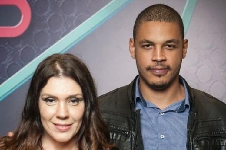 Simony perdoa suposta traição do marido e tem jantar romântico com ele