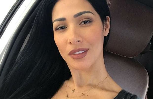 Poderosa, Simaria compartilha clique ousado em rede social e quebra internet