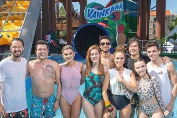 Famosos, incluindo Larissa Manoela e Sophia Abrahão na atração (Instagram/Reprodução) Famosos, incluindo Larissa Manoela e Sophia Abrahão na atração (Instagram/Reprodução)