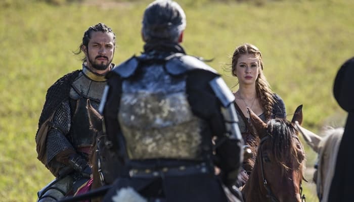 Deus Salve o Rei: Amália revela segredo a Otávio e desmascara Catarina