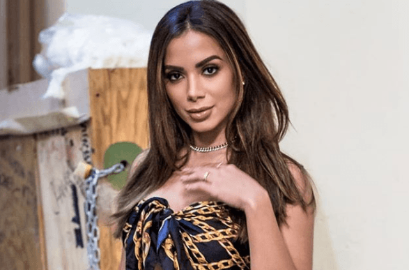 Após rumores, Anitta mostra bastidores do The Voice mexicano