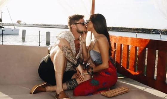 Ex-participantes do BBB18, Breno Simões e Paula Amorim fazem a temperatura subir com clique sensual