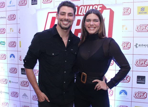 Mariana Goldfarb comemora retorno com Cauã Reymond e dispara contra críticas