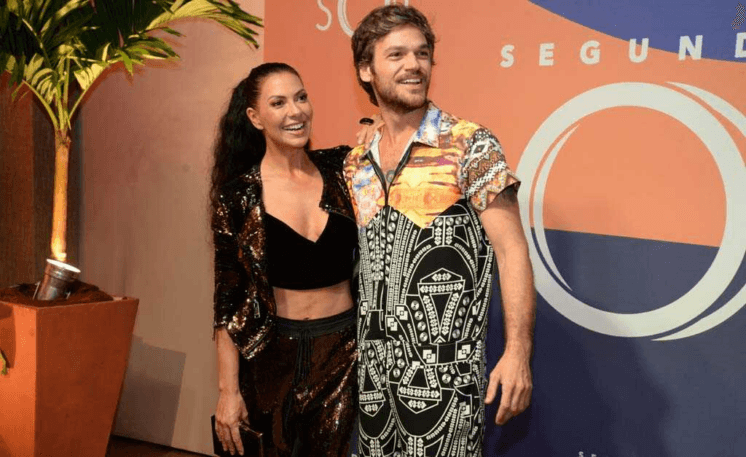 Namorando com Emílio Dantas, Fabíula Nascimento fala sobre maternidade