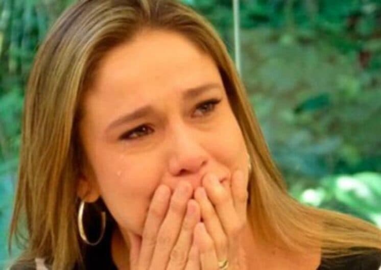 Dira Paes publica foto com Ivete Sangalo, corta Fernanda Gentil da imagem e gera polêmica