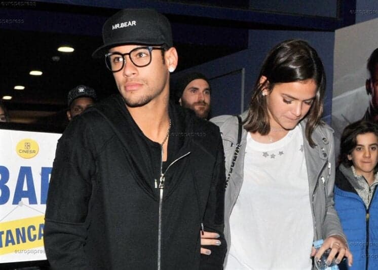 Bruna Marquezine tem presença de ''ex-crush'' de infância em festa de aniversário
