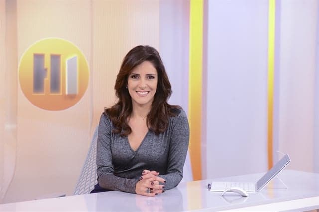 A apresentadora Monalisa Perroni no Hora Um (Foto: Globo/Zé Paulo Cardeal)