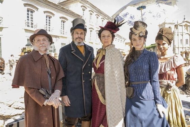 Autor revela de onde surgiu a ideia para escrever a novela O Tempo Não Para