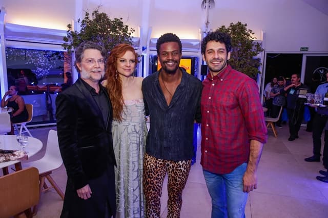 http://tvfoco.uai.com.br/wp-content/uploads/2015/05/Daniela-Mercury.jpg