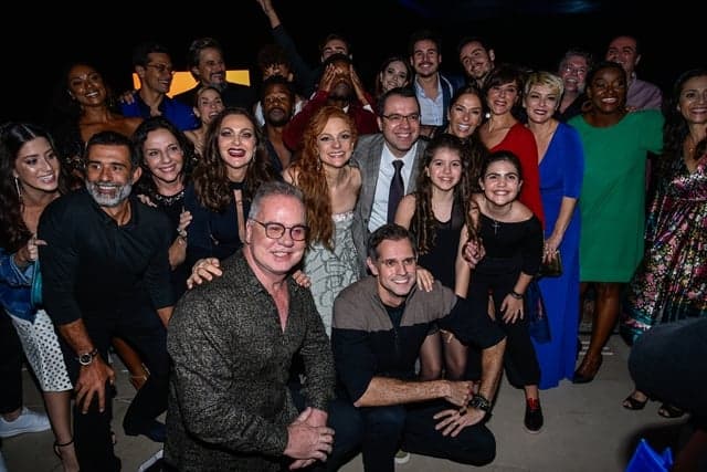 Globo lança O Tempo Não Para e autor diz que novela "parte de premissa fantástica"