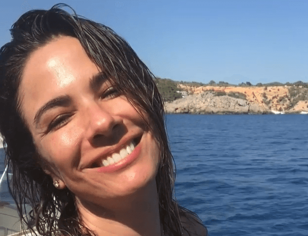 Em vídeo, Luciana Gimenez manda recado e mostra corpão