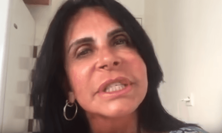Gretchen desabafa após críticas: 'Eu não vou ficar fazendo tipo para ninguém!'