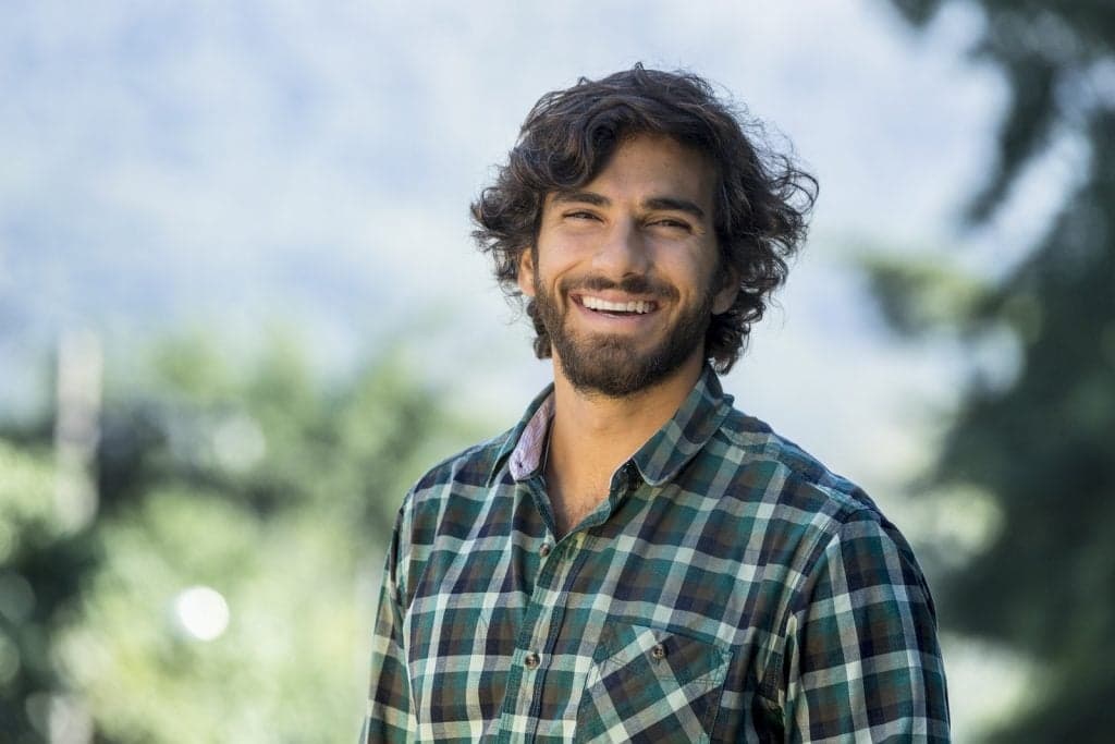 Hugo Moura revela sofrer cobranças na carreira de ator por causa de Deborah Secco e explica o motivo