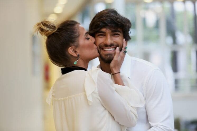 Hugo Moura abre o jogo e revela como foi fazer cena quente com Deborah Secco em Segundo Sol