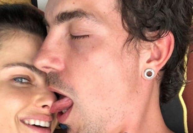 Isabeli Fontana fala sobre casamento com Di Ferrero: “para aguentar meus filhos, minha vida toda, só um anjo mesmo