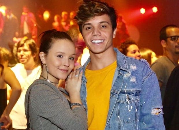 Aos 17 anos, Larissa Manoela fala sobre planos de casamento com Léo Cidade e surpreende