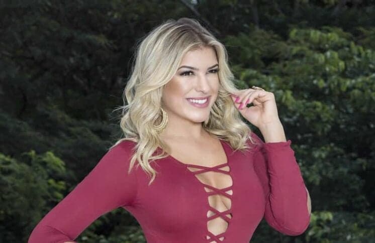 Lorena Improta é flagrada bem soltinha em festa e acompanhada de suposto affair; ex de Leo Santana se explicar