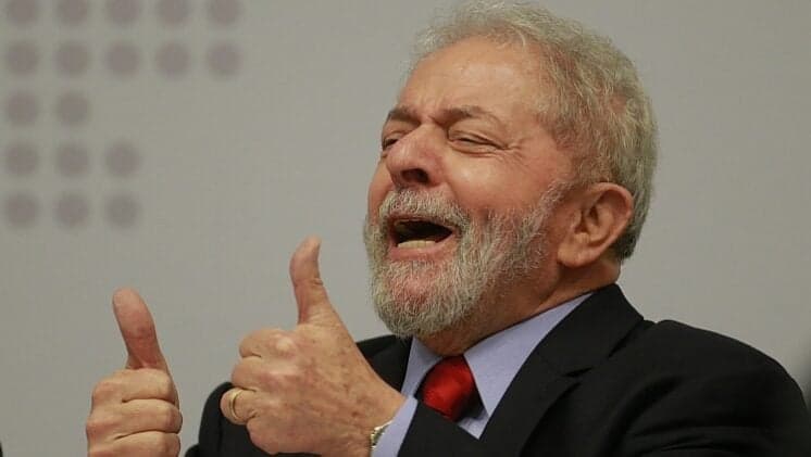 Galã da Globo detona pastores e convoca fãs para fazer Lula voltar a ser presidente