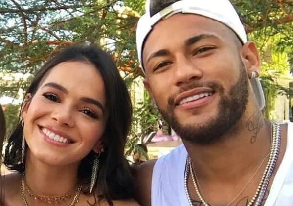 Após organizar festão, Neymar parabeniza Bruna Marquezine por aniversário e se declara