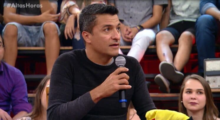Árbitro da Copa anuncia aposentadoria e pode substituir Arnaldo Cezar Coelho na Globo