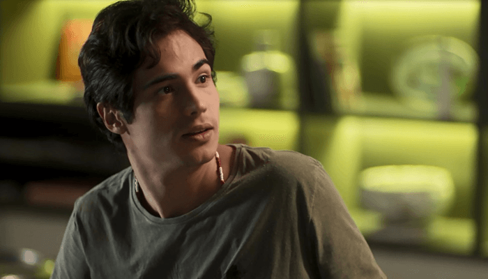 Segundo Sol: Valentim coloca Beto contra a parede e faz pedido desesperado ao pai