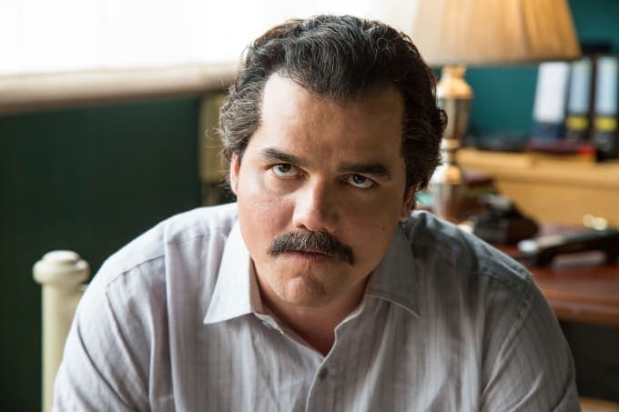 Wagner Moura perde 20 quilos e aparece completamente diferente de sunga na praia