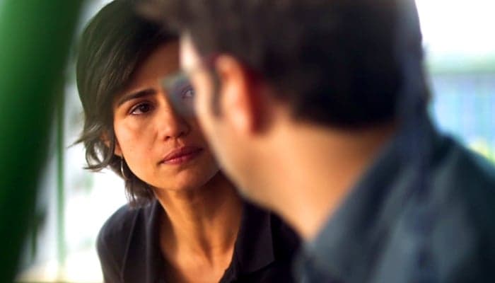 Maura (Nanda Costa) e Ionan (Armando Babaioff) em cena de Segundo Sol (Foto: Divulgação/Globo)