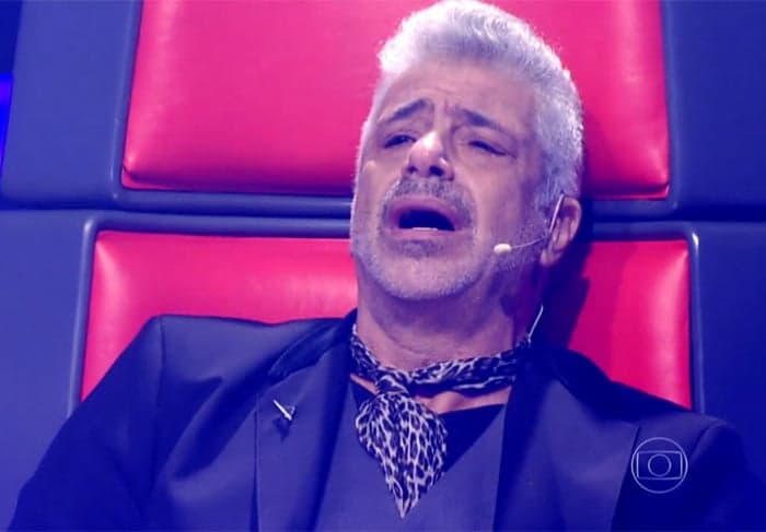 Lulu Santos recebe homenagem na TV do namorado, não segura emoção e cai no choro