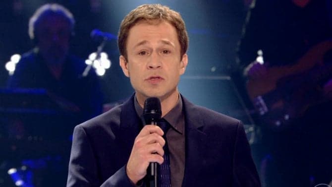 Técnico do The Voice trata Tiago Leifert com grosseria e gera revolta na Globo