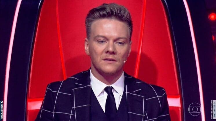 No The Voice, Michel Teló elimina candidata que já trabalhou com ele, causa estranheza e se justifica