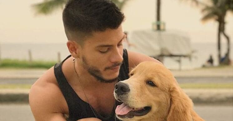 Massacrado na internet, Arthur Aguiar toma nova atitude após doar cachorro deficiente