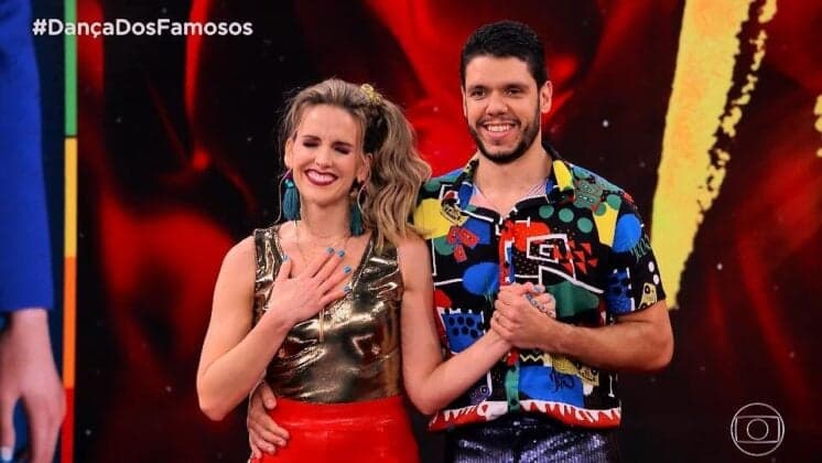 Com o ritmo forró, meninas se apresentam no Dança dos Famosos e quadro tem nova líder
