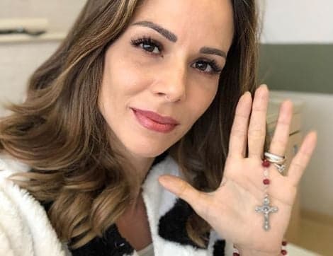 Lutando contra câncer, Ana Furtado faz radioterapia e surpreende com mensagem de encorajamento