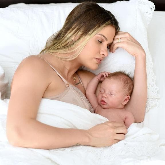 Andressa Suita comemora primeiro mês de vida de Samuel (Foto: Reprodução/Instagram) Andressa Suita comemora primeiro mês de vida de Samuel (Foto: Reprodução/Instagram)