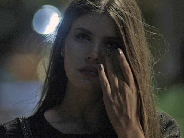 Camila Queiroz subestima Verdades Secretas, teve que ser convencida a atuar e motivo choca