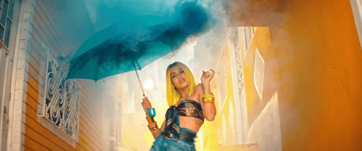 Anitta surpreende e nega participação em novela da Globo