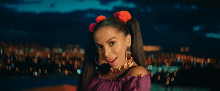 Após ser acusada de estrelismo em show, Anitta responde e "cala a boca" de contratante
