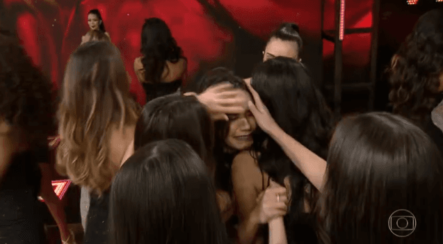 Bailarinas do Domingão do Faustão viram piada nas redes sociais