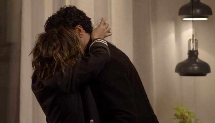 O Tempo Não Para: Betina se alia a Emílio e trai Samuca