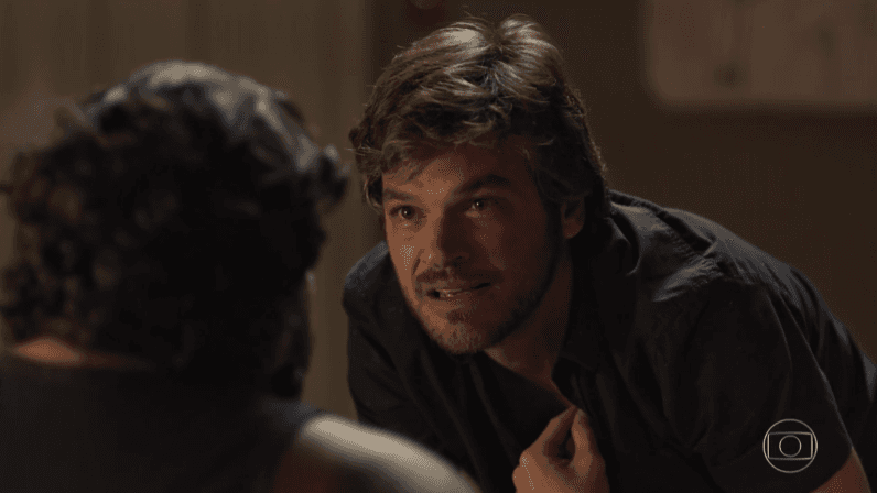 Beto (Emilio Dantas) e Clóvis (Luis Lobianco) em cena de Segundo Sol (Foto: Reprodução/Globo)