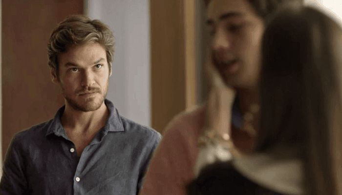 Segundo Sol: Beto chega e Karola fica apavorada com Remy: "Me assuma"